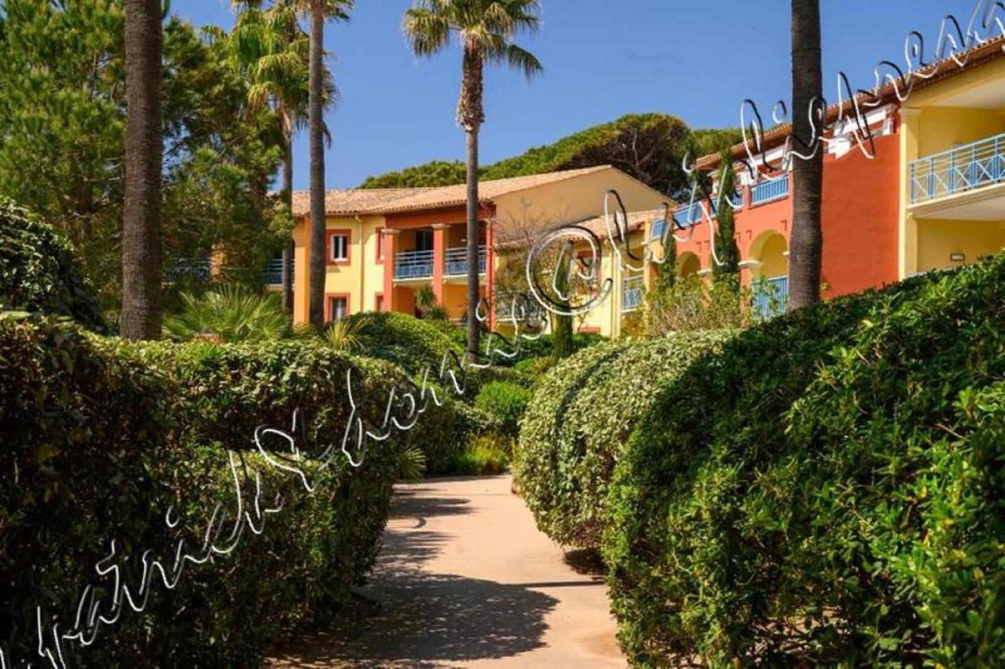 הייר Magnifique Parc De La Presqu'Ile Avec Piscine Et Plage Face A Porquerolles ! מראה חיצוני תמונה