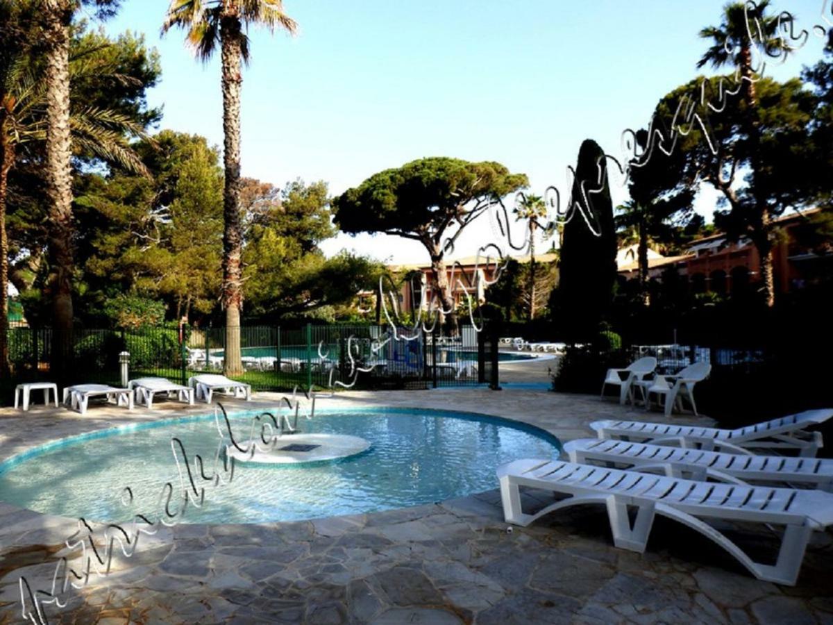 הייר Magnifique Parc De La Presqu'Ile Avec Piscine Et Plage Face A Porquerolles ! מראה חיצוני תמונה
