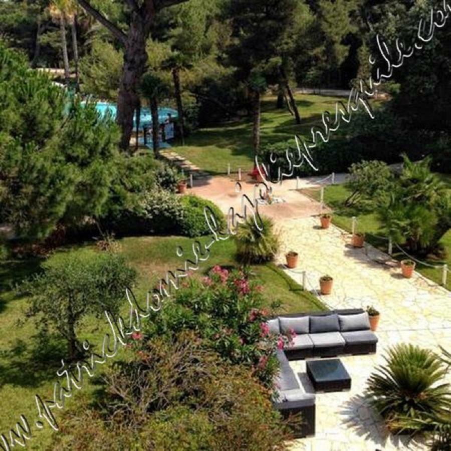 הייר Magnifique Parc De La Presqu'Ile Avec Piscine Et Plage Face A Porquerolles ! מראה חיצוני תמונה